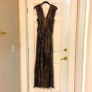 Brand New! Never Worn Harlyn Metallic Tie Waist Gown!